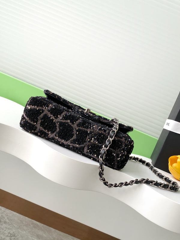 cc 25S Flap Bag 21cm Black Silver Sequin Calfskin