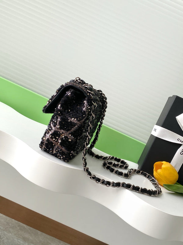 cc 25S Flap Bag 21cm Black Silver Sequin Calfskin