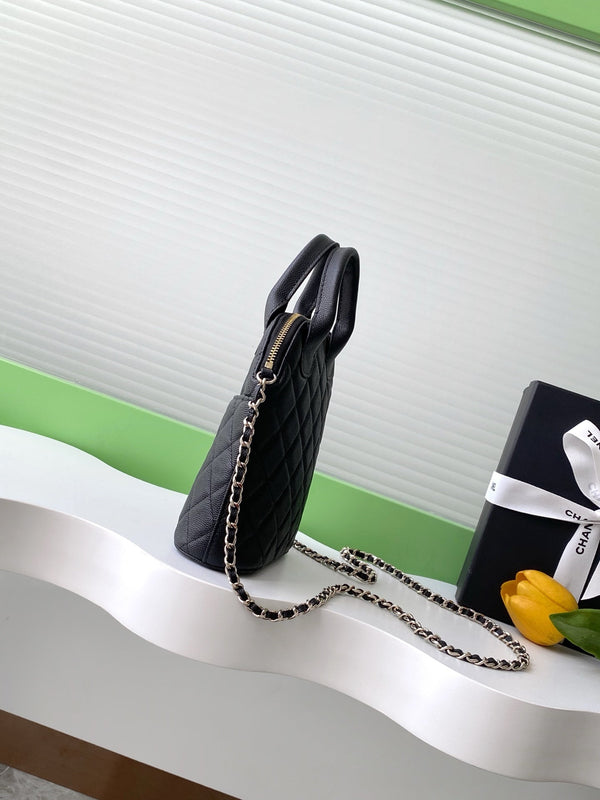 CC 25A Clutch With Chain 18cm Black Grained Calfskin