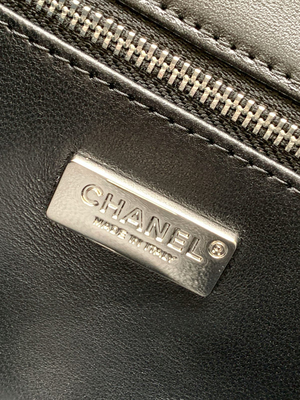 CC 2025 Flap Bag Black White Sequin 298200