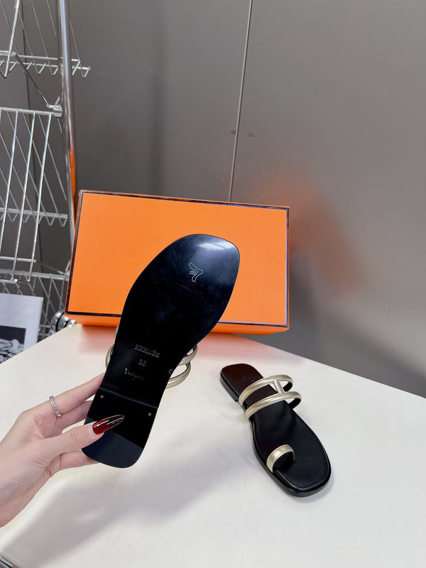 Sandali Georgia in pelle di vitello nera dorata