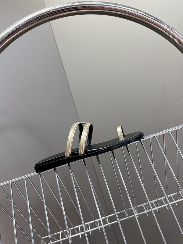 Sandali Georgia in pelle di vitello nera dorata