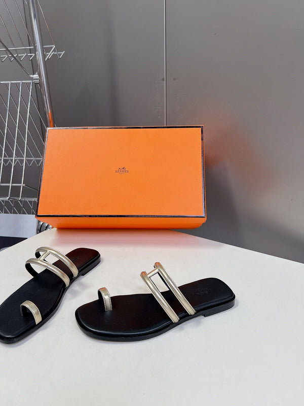 Sandali Georgia in pelle di vitello nera dorata