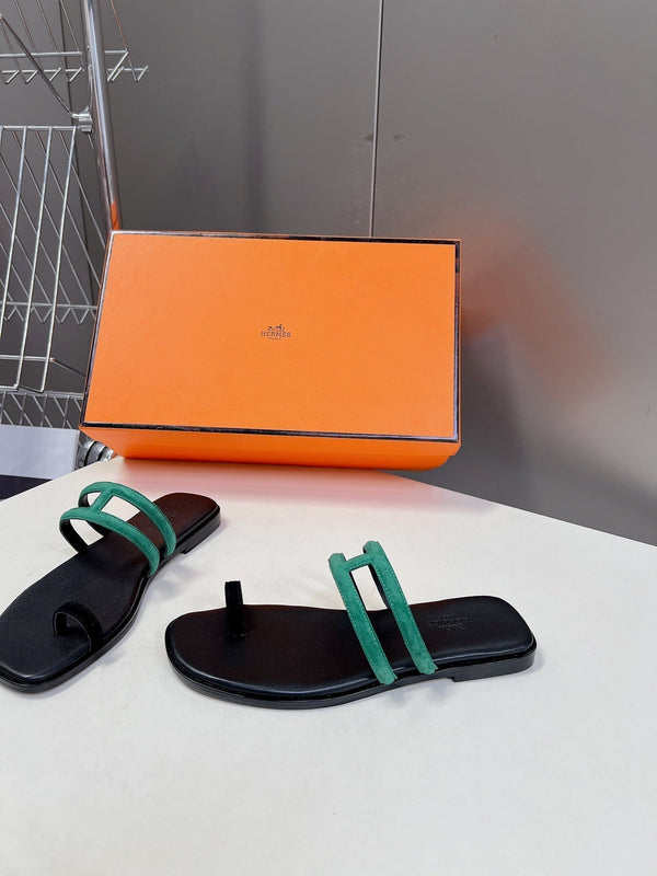 Sandali Georgia in pelle scamosciata color verde acqua e vitello nero