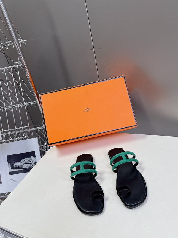 Sandali Georgia in pelle scamosciata color verde acqua e vitello nero