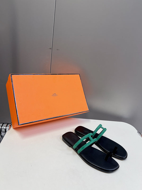 Sandali Georgia in pelle scamosciata color verde acqua e vitello nero