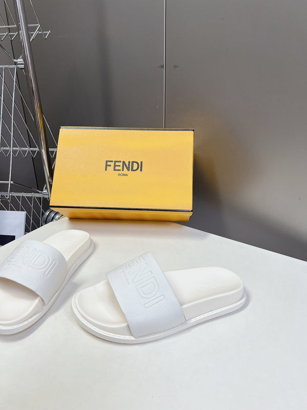 FENDI ROMA SLIDES IN WHITE LAMBSKIN LEATHER