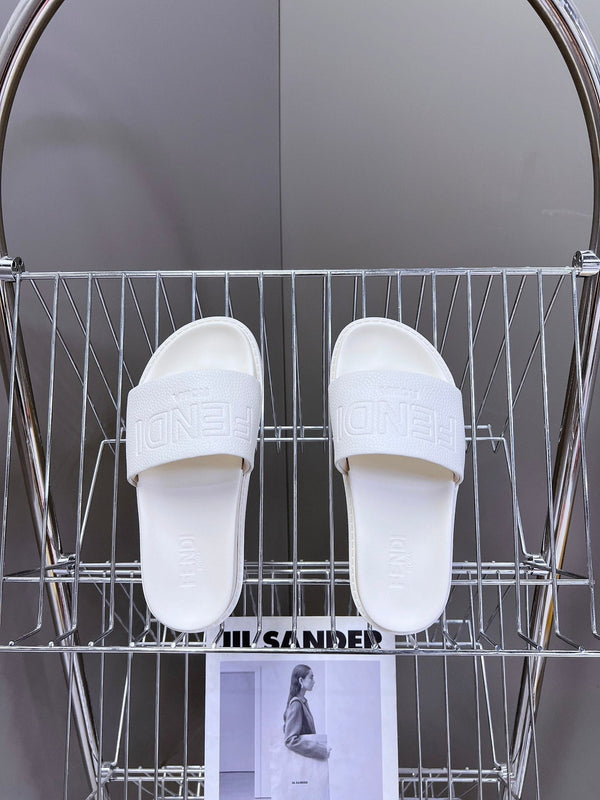 FENDI ROMA SLIDES IN WHITE LAMBSKIN LEATHER