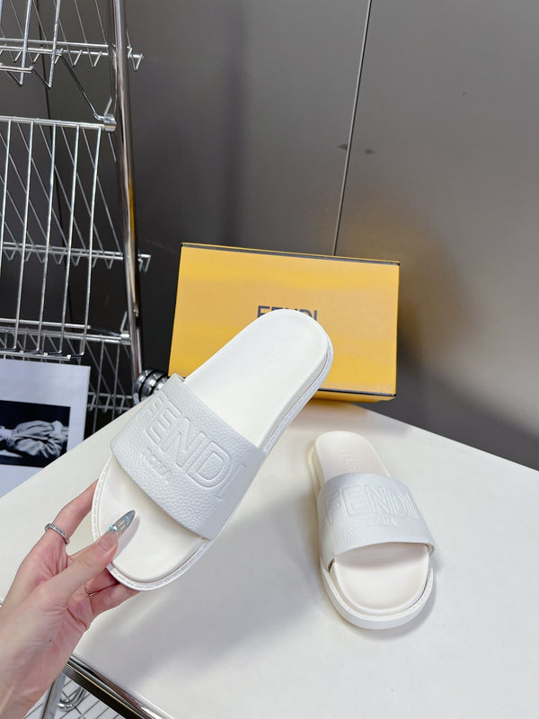 FENDI ROMA SLIDES IN WHITE LAMBSKIN LEATHER