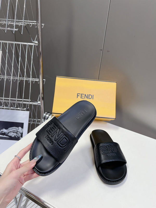 FENDI ROMA SLIDES IN BLACK LAMBSKIN LEATHER