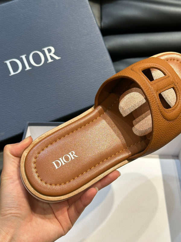 CD D-CLUB SLIDE SLIPPER TIGER GRAINED CALFSKIN