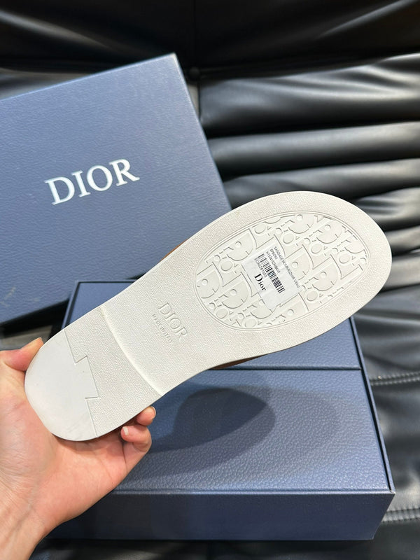 CD D-CLUB SLIDE SLIPPER TIGER GRAINED CALFSKIN