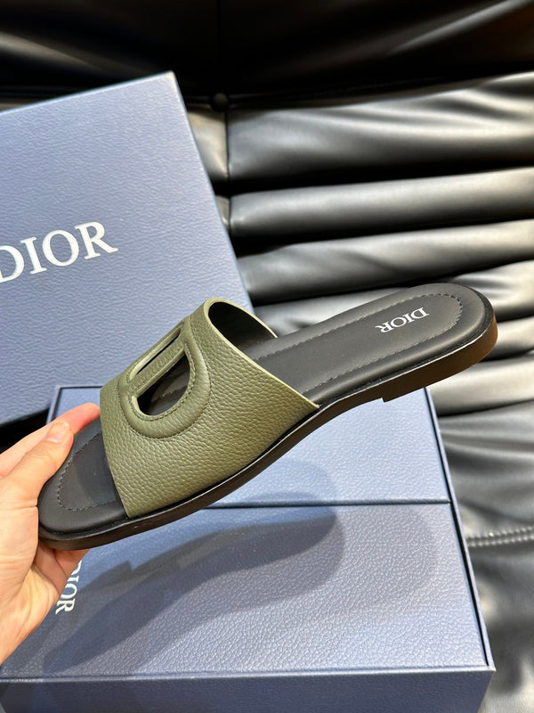 CD D-CLUB SLIDE SLIPPER OLIVE-JUNIPER GRAINED CALFSKIN