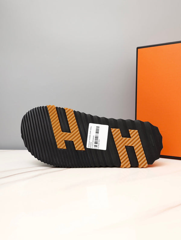 HM ELECTRIC CROCODILE MOTIF SANDAL SYRUP CALFSKIN