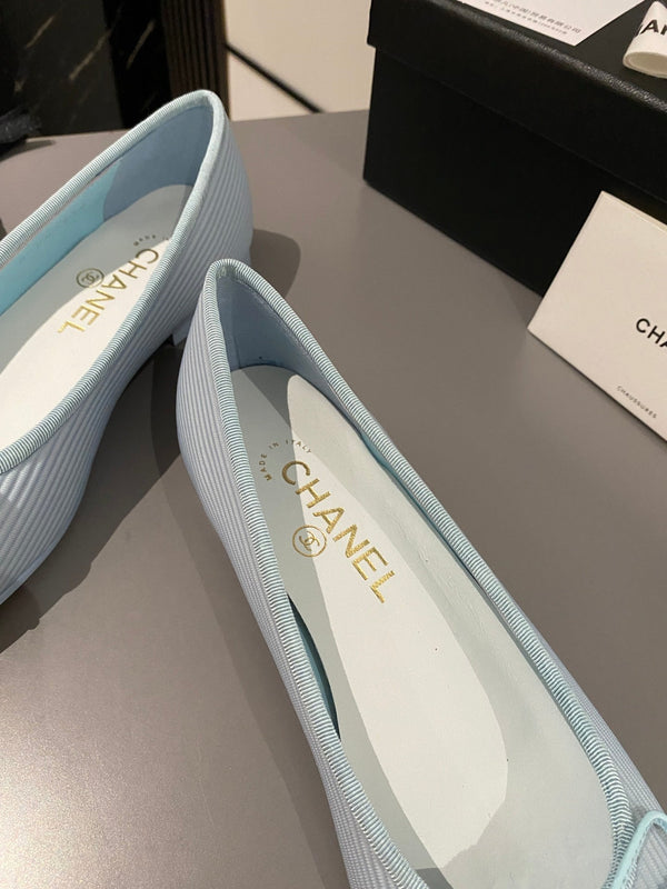 ballerina in tessuto ricamato blu nuvola