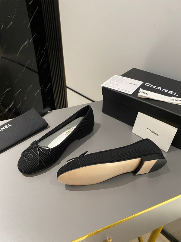 ballerine in tessuto nero ricamato