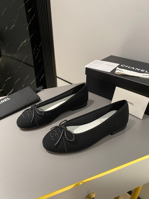 ballerine in tessuto nero ricamato