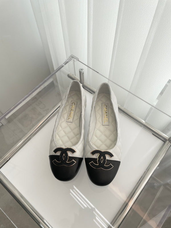 CC Ballet Flats 10mm White Black Quilted Lambskin