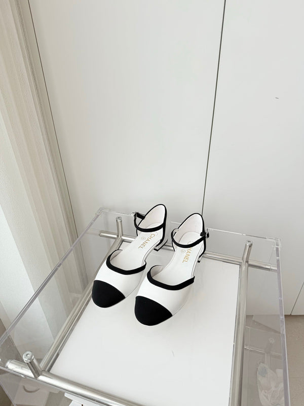 CC 25 Mary Jane White Sheepskin 238755