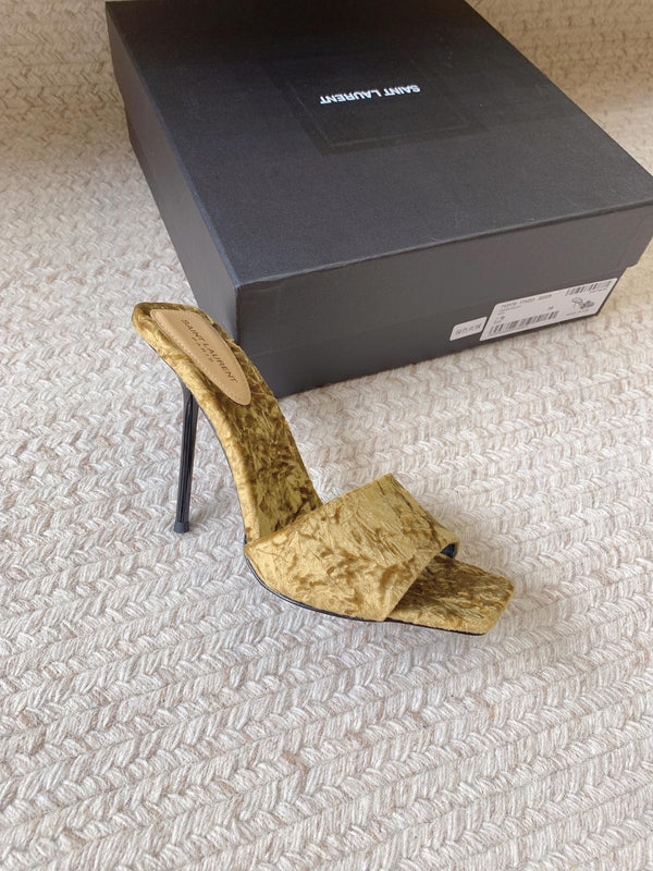 HIGH HEEL SLIDES IN SAND YELLOW VELVET