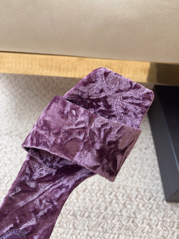 HIGH HEEL SLIDES IN PURPLE VELVET