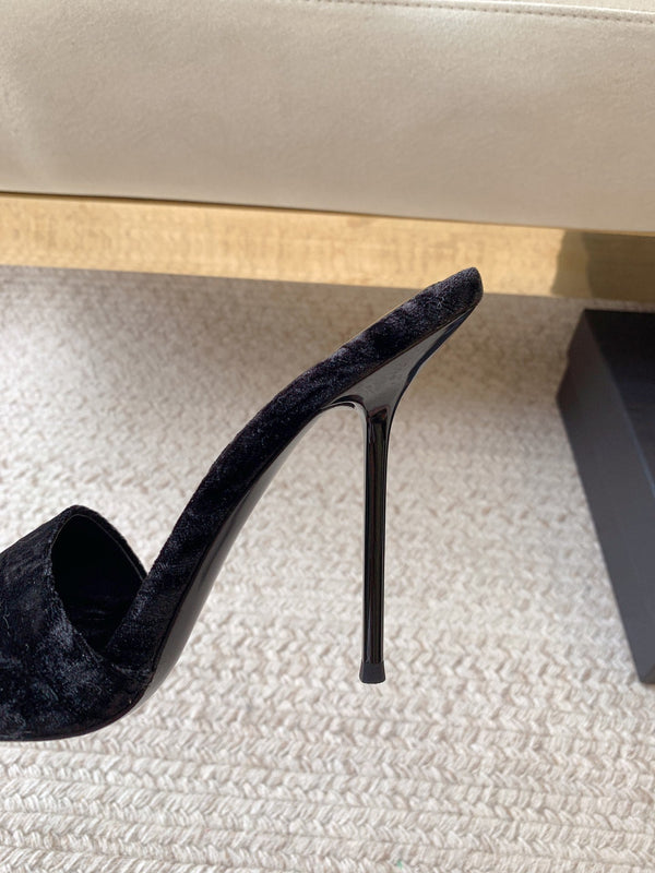 HIGH HEEL SLIDES IN BLACK VELVET