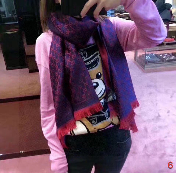 SCIARPA 180 CM IN LANA CON MOTIVO GG VIOLA MONOGRAM 407526