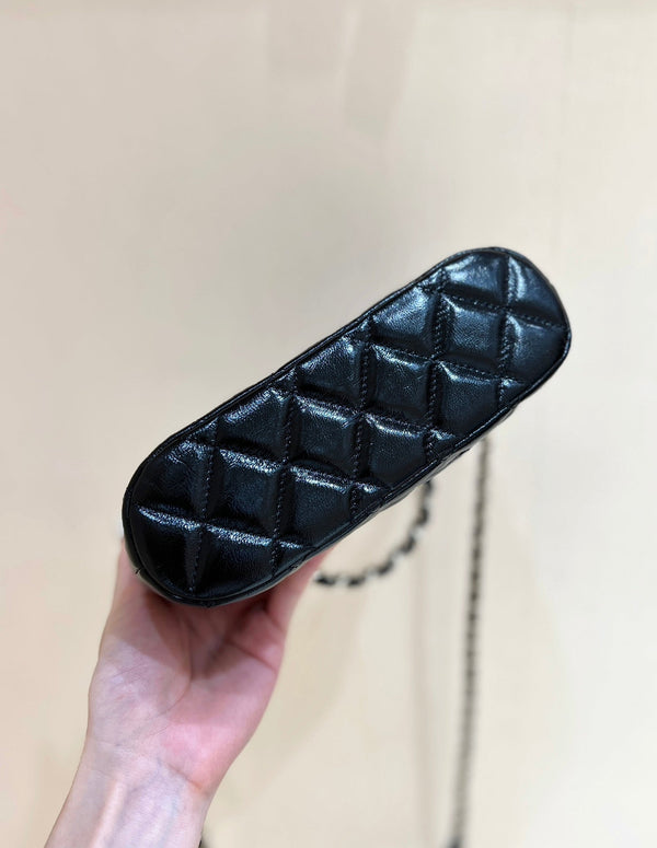 CC 24B AS5130 Small Shell Bag 20cm Black Polished Lambskin