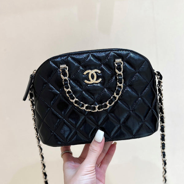 CC 24B AS5130 Small Shell Bag 20cm Black Polished Lambskin