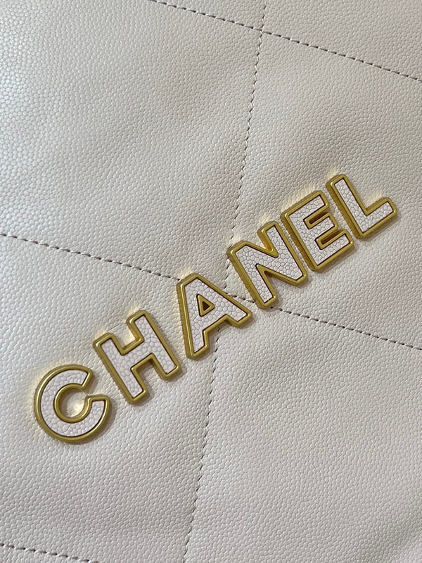 Borsa CC 24K Hobo 22 in pelle di vitello grana rosa chiaro