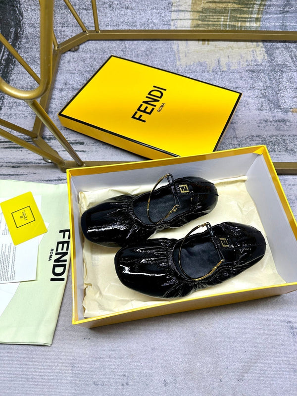 FENDI FILO BALLET IN BLACK LAMBSKIN WITH GOLD HARDWARE