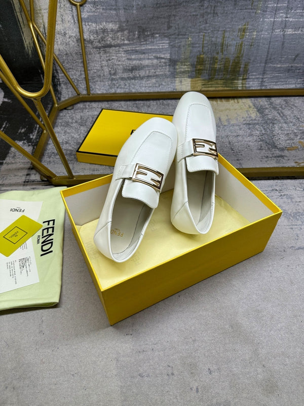 FENDI LOAFERS IN WHITE LAMBSKIN GOLD BUCKLE