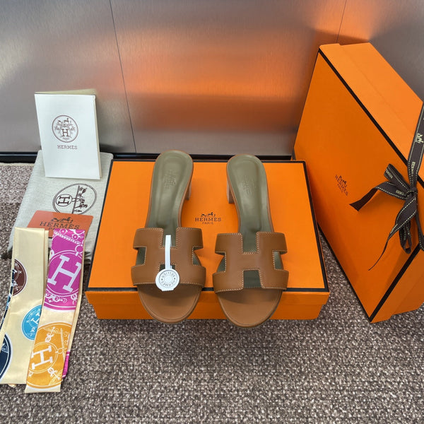 Oasis Sandal Gold Grey Calfskin