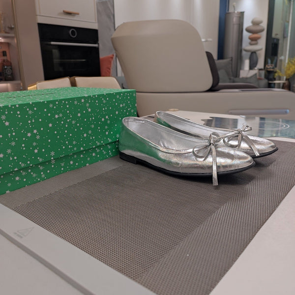 RHINESTONE BALLET FLATS WITH BOW IN SILVER WAX-OIL SHEEPSKIN