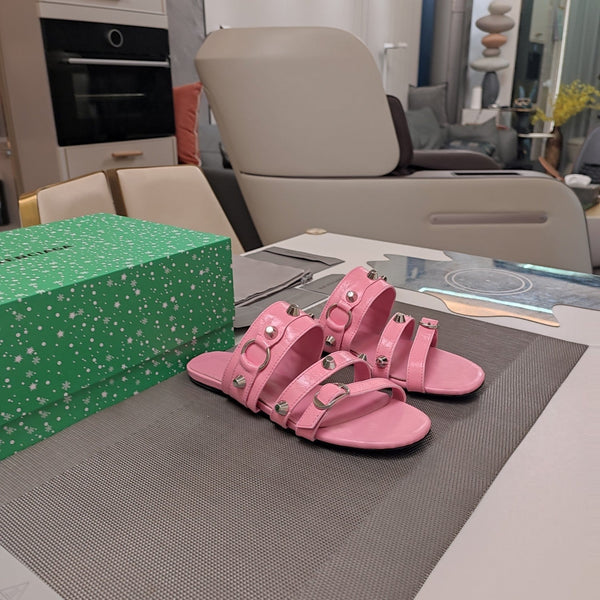 SANDALI BASSI CON CINTURINI IN PELLE DI MONTONE OLIO-CERA CON BORCHIE ROSA WEWAK