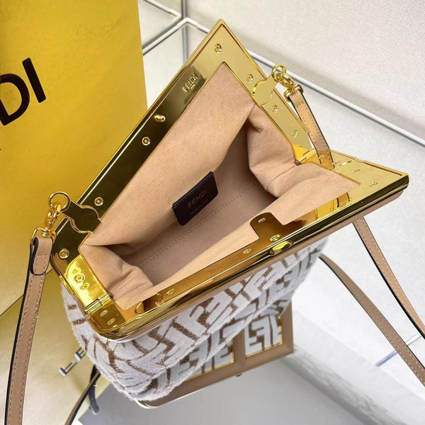 FIRST SMALL 26 IN WHITE WOOL AND CAMEL BROWN RAFFIA CALFSKIN TRIM