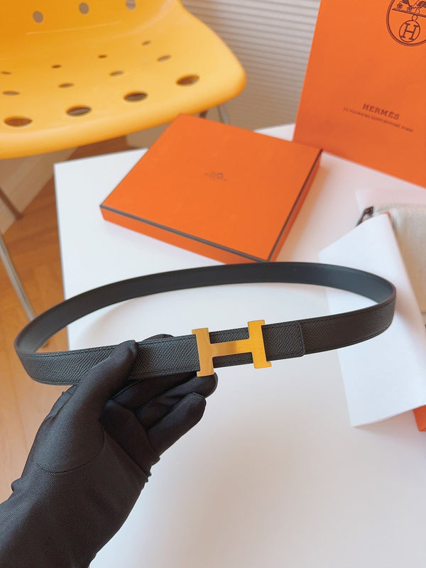 MINI H BELT BUCKLE & REVERSIBLE BLACK LEATHER STRAP 24 MM GOLD HARDWARE