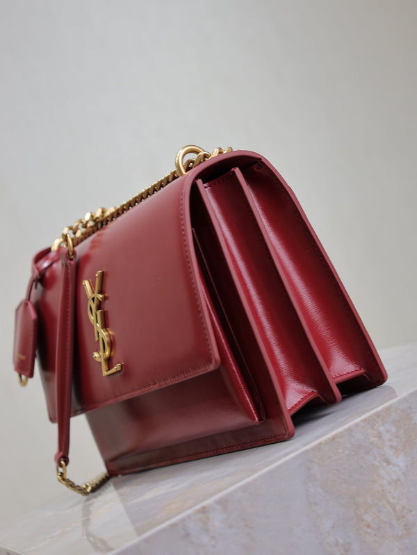 Borsa a tracolla YSL Sunset media 22 cm in pelle di vacchetta bordeaux GHW