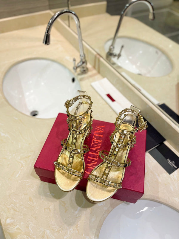 SANDALO ROCKSTUD CON CINTURINO IN VITELLO ORO 60 MM