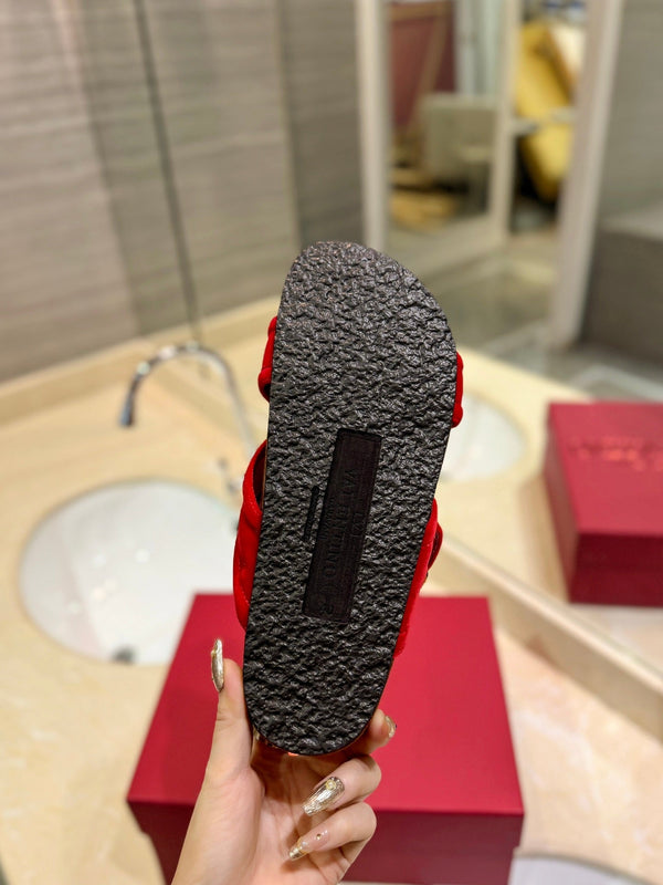 FUSSFRIEND CHERRY RED SILK VELVET SLIDE SANDALS