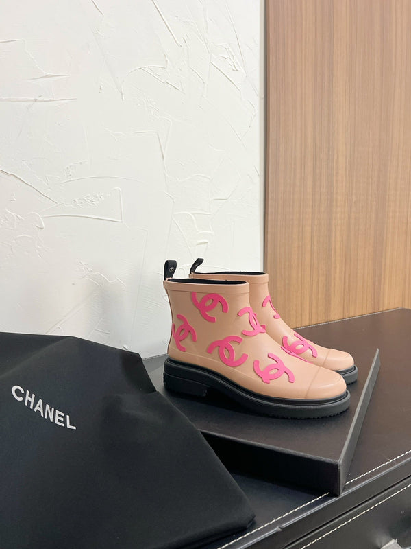 CC Rain boots In Beige With Pink Logo Natural Rubber 949792