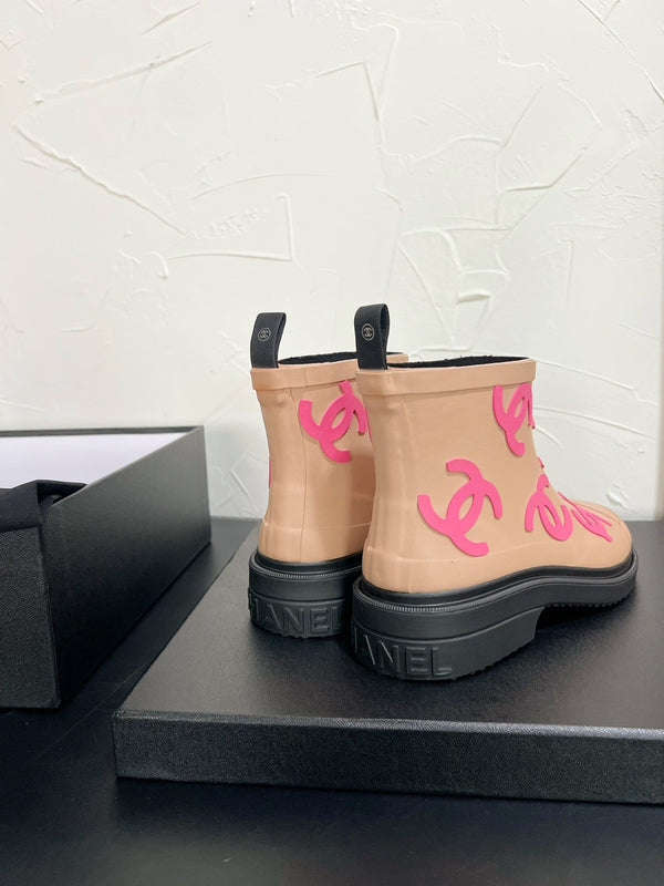 CC Rain boots In Beige With Pink Logo Natural Rubber 949792