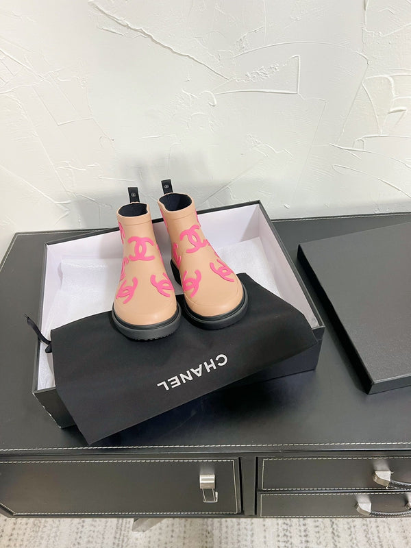 CC Rain boots In Beige With Pink Logo Natural Rubber 949792