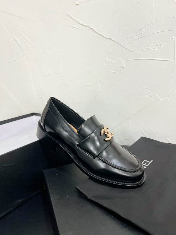 CC Moccasins Glossy Black Calfskin 949655