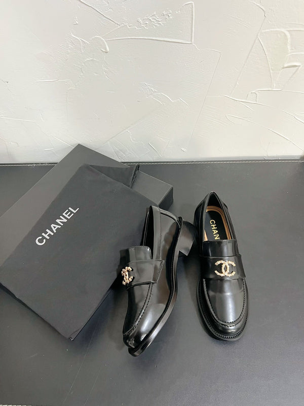 CC Moccasins Glossy Black Calfskin 949655