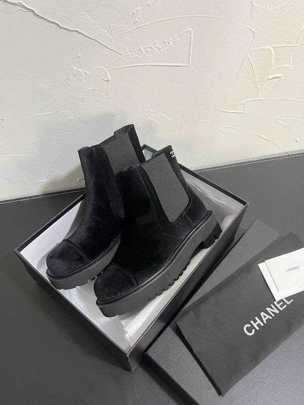 CC Chelsea Ankle Boots In Black Velvet 949686