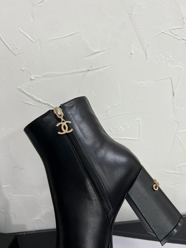 CC Short Boots 95mm In BLack Plain Lambskin 949658