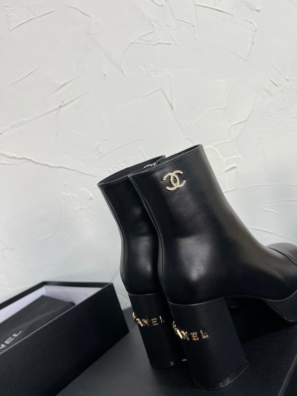 CC Short Boots 95mm In BLack Plain Lambskin 949658