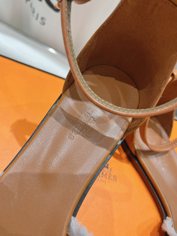 SANDALO SANTORINI IN PELLE DI AGNELLO NERO CHIARO