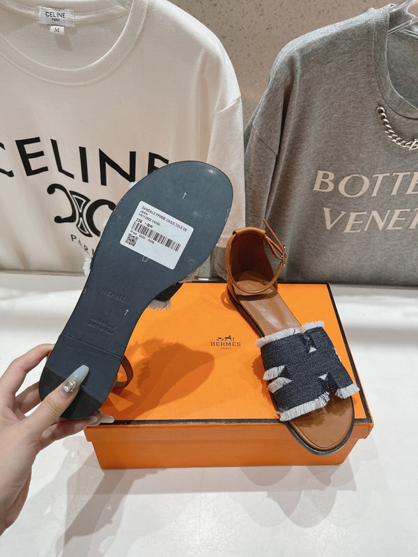 SANDALO SANTORINI IN PELLE DI AGNELLO NERO CHIARO